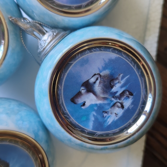 BRADFORD EDITIONS I NWT 6 "Spirit of the Wilderness" Ceramic Wolf Ornaments - Picture 6 of 14